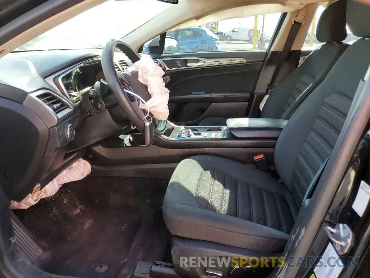 7 fotografías del automóvil dañado 3FA6P0LU3KR183097 FORD FUSION 2019