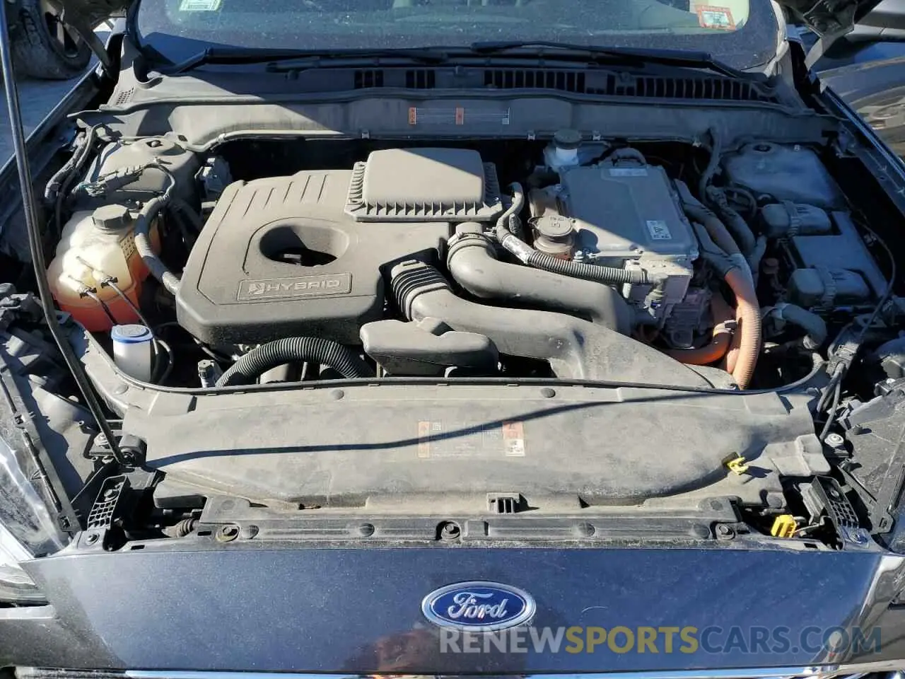 11 fotografías del automóvil dañado 3FA6P0LU3KR211111 FORD FUSION 2019