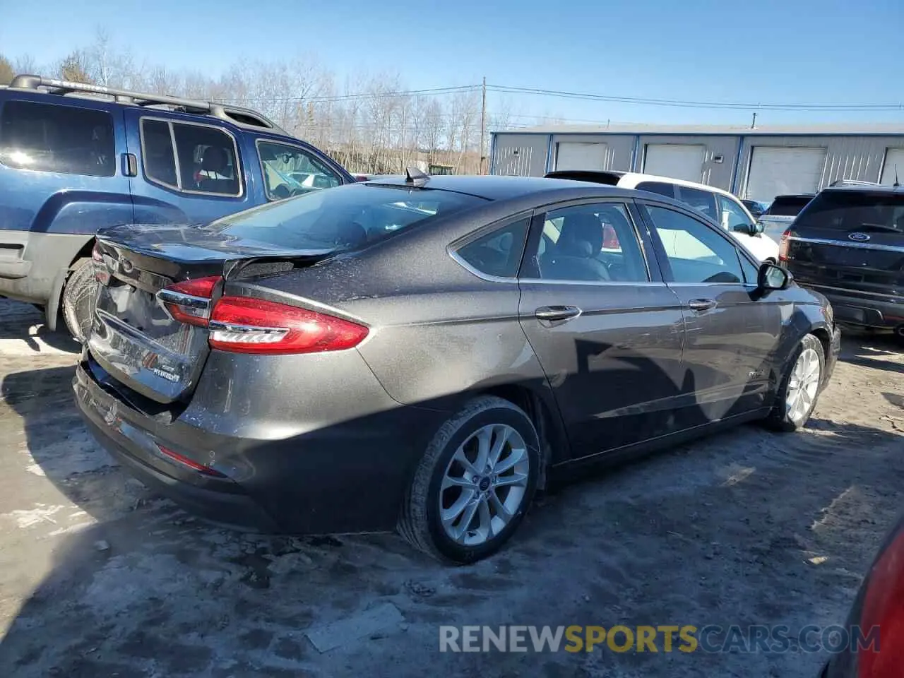 3 fotografías del automóvil dañado 3FA6P0LU3KR211111 FORD FUSION 2019