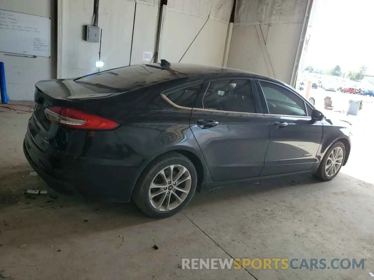 3 fotografías del automóvil dañado 3FA6P0LU3KR226062 FORD FUSION 2019