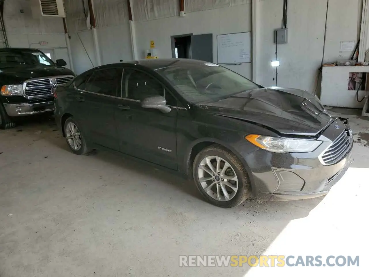 4 fotografías del automóvil dañado 3FA6P0LU3KR226062 FORD FUSION 2019