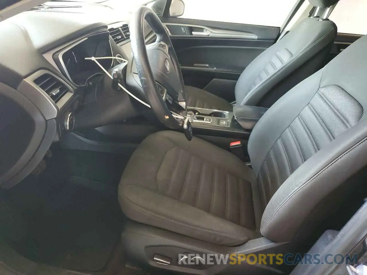 7 fotografías del automóvil dañado 3FA6P0LU3KR226062 FORD FUSION 2019
