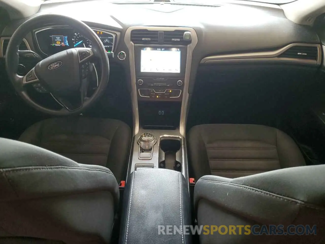 8 fotografías del automóvil dañado 3FA6P0LU3KR226062 FORD FUSION 2019