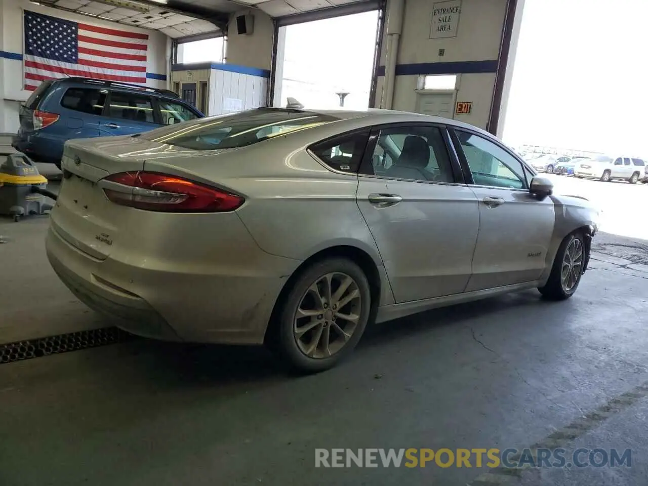 3 fotografías del automóvil dañado 3FA6P0LU3KR272121 FORD FUSION 2019