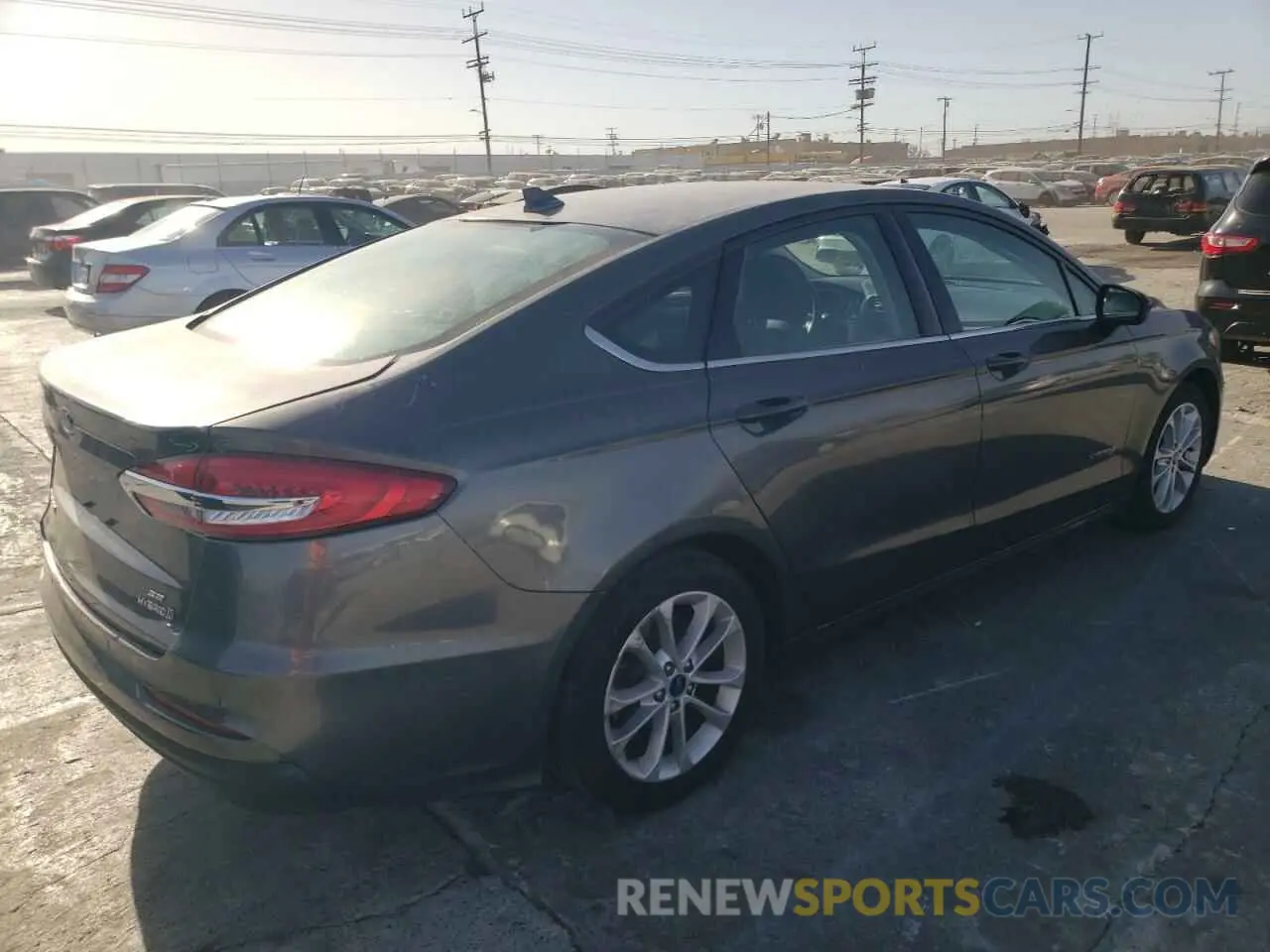 3 fotografías del automóvil dañado 3FA6P0LU4KR143708 FORD FUSION 2019