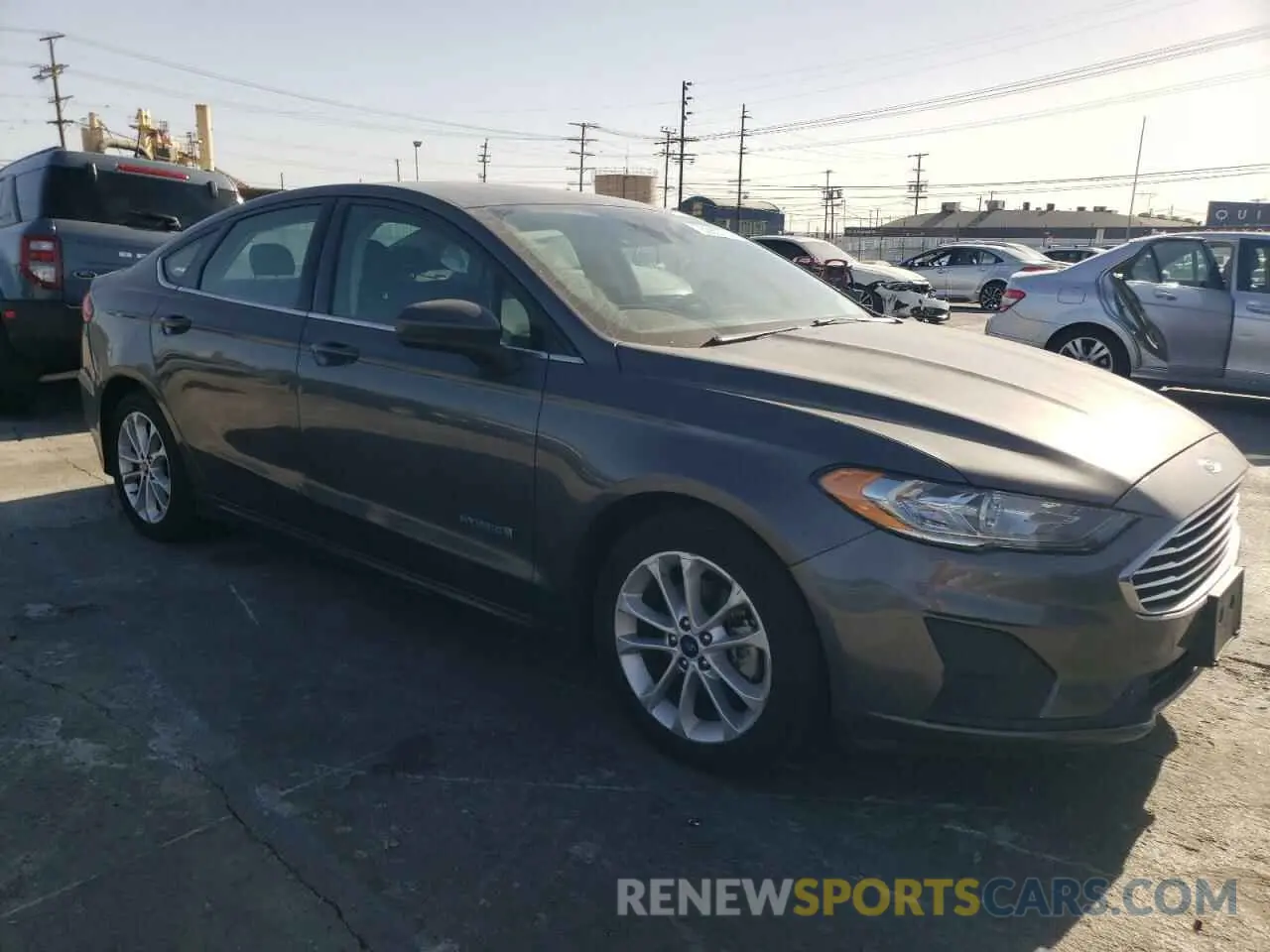 4 fotografías del automóvil dañado 3FA6P0LU4KR143708 FORD FUSION 2019