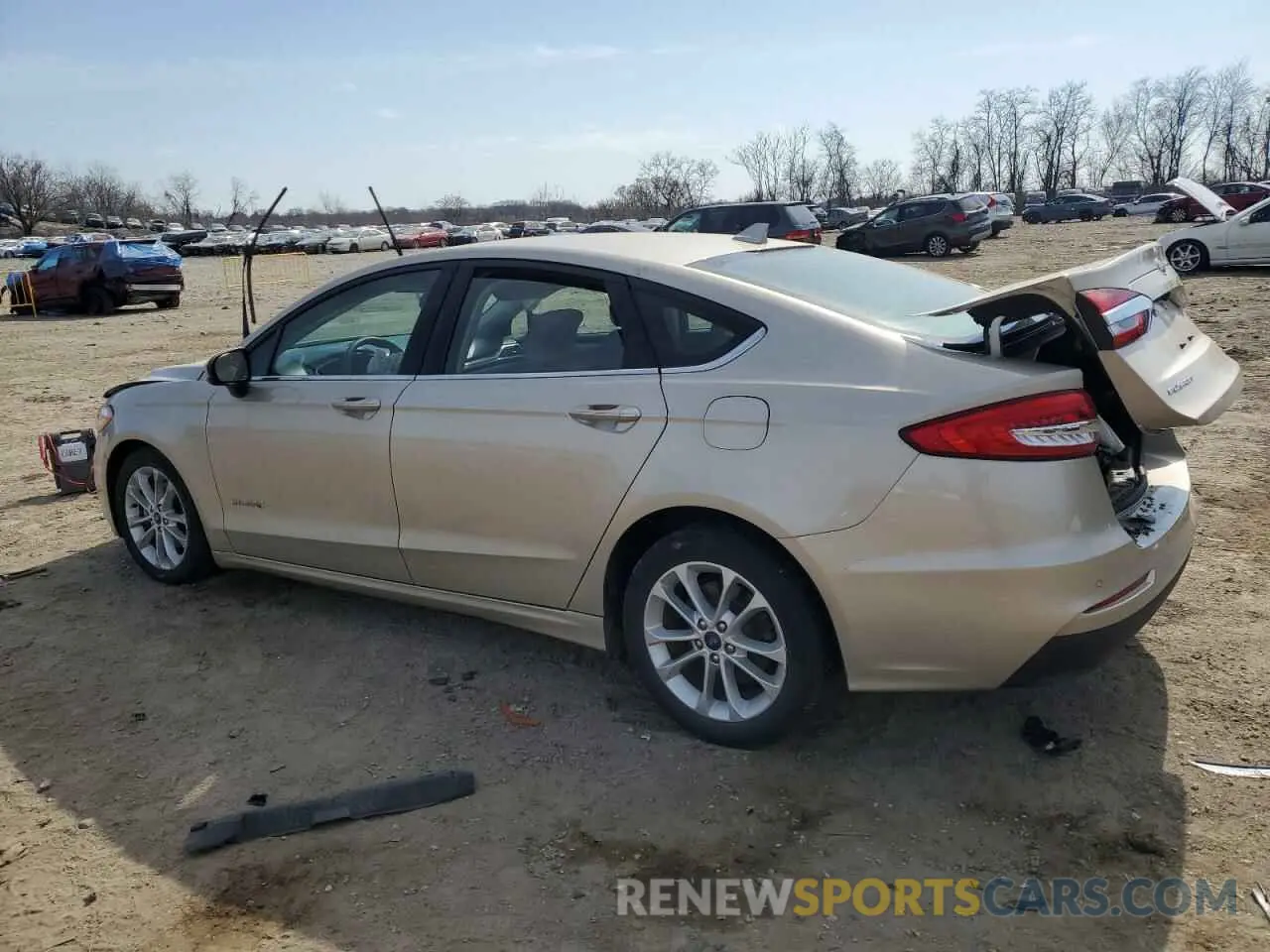 2 fotografías del automóvil dañado 3FA6P0LU4KR146365 FORD FUSION 2019
