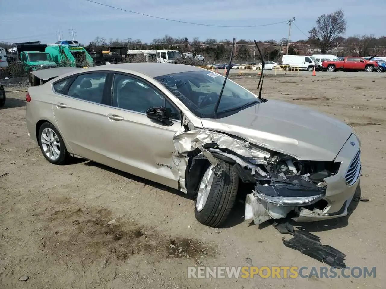4 fotografías del automóvil dañado 3FA6P0LU4KR146365 FORD FUSION 2019