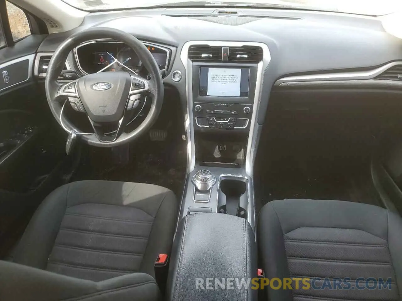 8 fotografías del automóvil dañado 3FA6P0LU4KR241900 FORD FUSION 2019