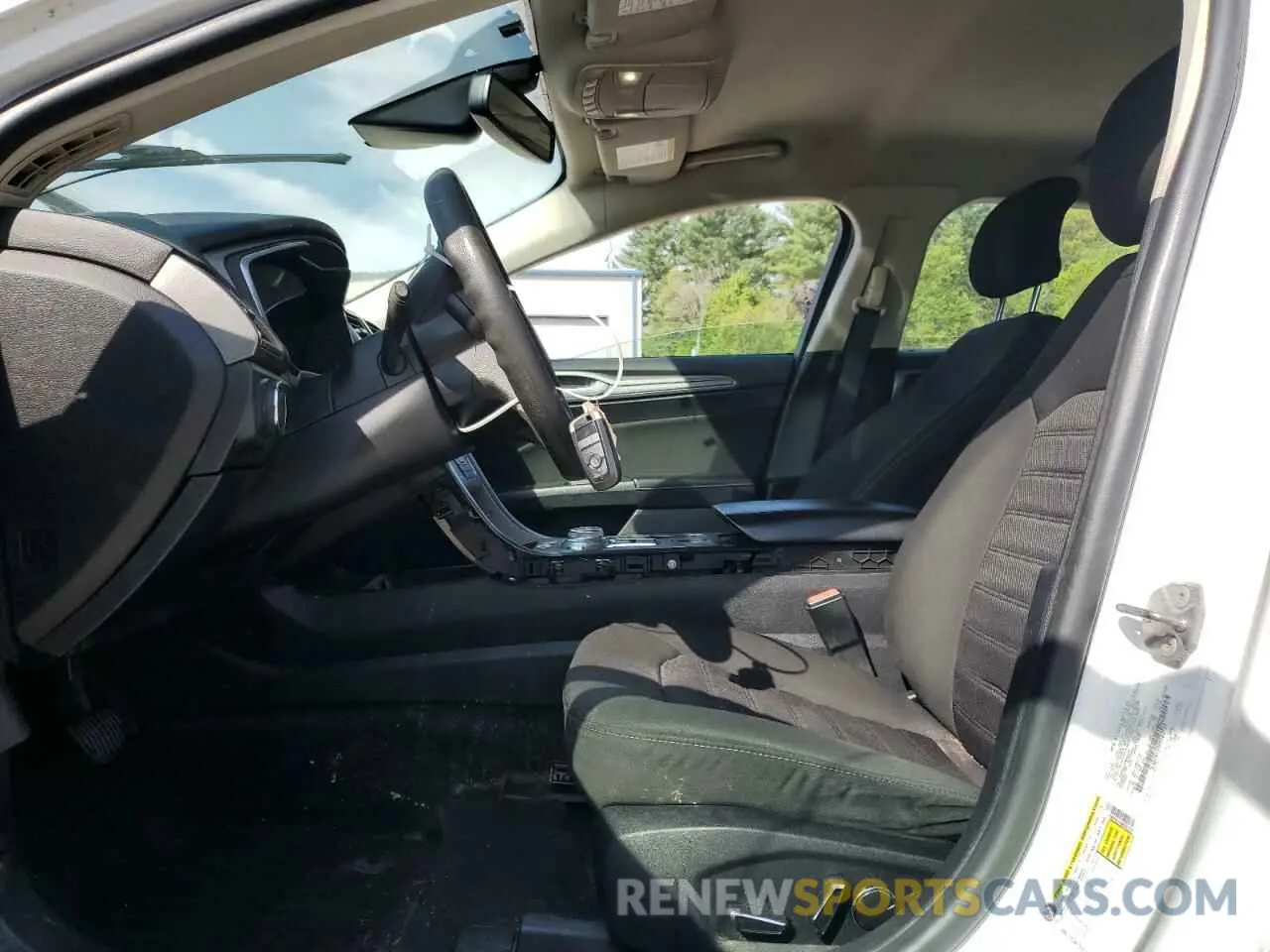 7 fotografías del automóvil dañado 3FA6P0LU4KR262729 FORD FUSION 2019