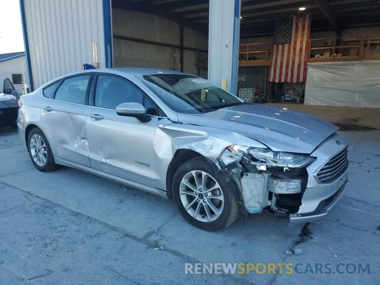 4 fotografías del automóvil dañado 3FA6P0LU5KR117165 FORD FUSION 2019