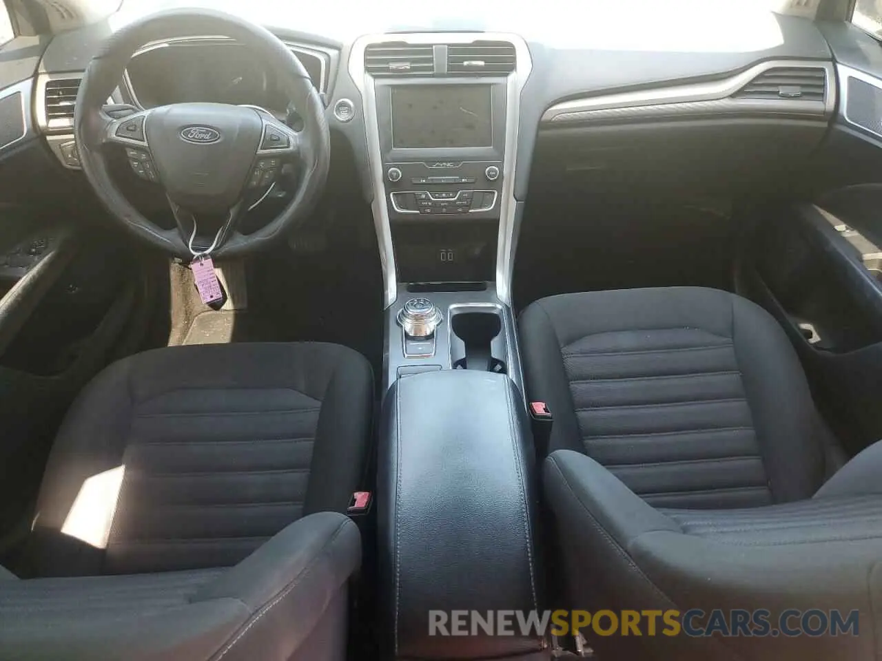 8 fotografías del automóvil dañado 3FA6P0LU5KR121068 FORD FUSION 2019