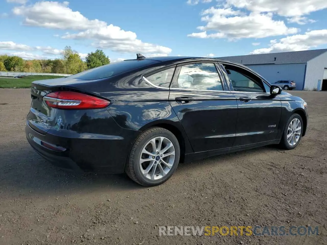 3 fotografías del automóvil dañado 3FA6P0LU5KR166852 FORD FUSION 2019