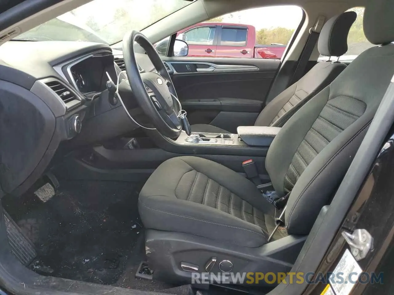 7 fotografías del automóvil dañado 3FA6P0LU5KR166852 FORD FUSION 2019
