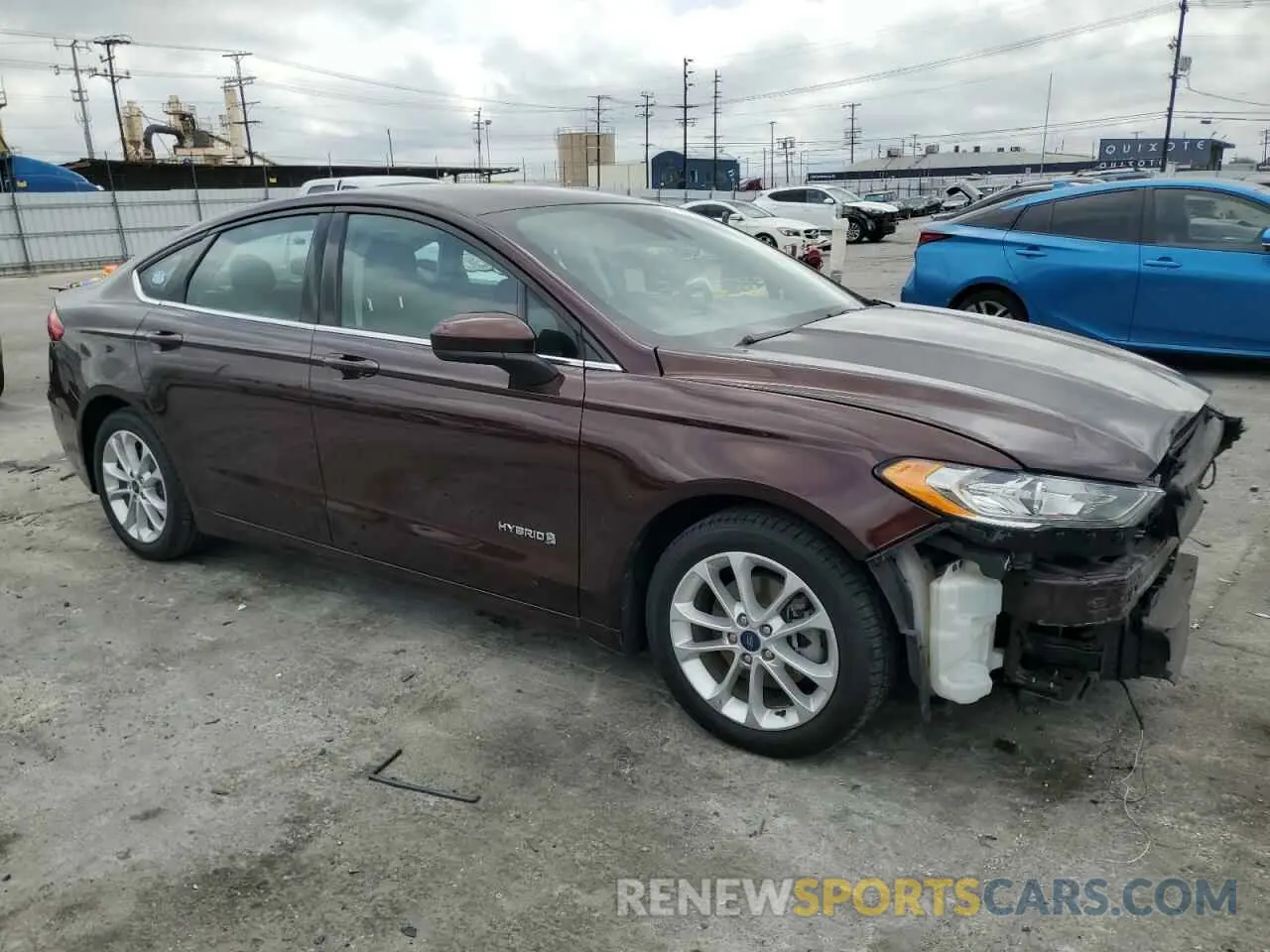 4 fotografías del automóvil dañado 3FA6P0LU5KR174496 FORD FUSION 2019