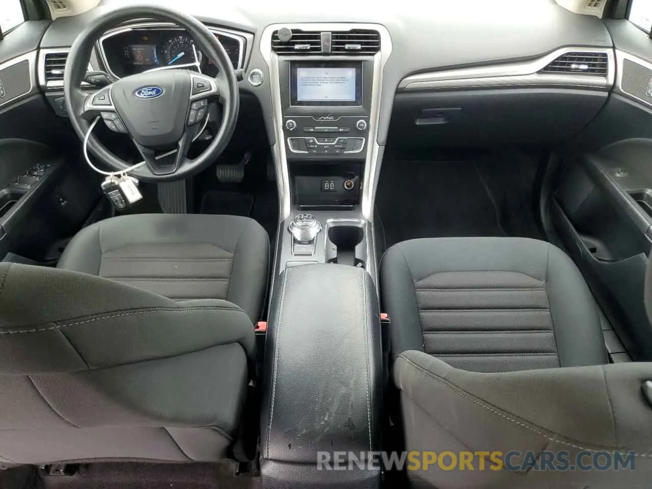 8 fotografías del automóvil dañado 3FA6P0LU5KR174496 FORD FUSION 2019