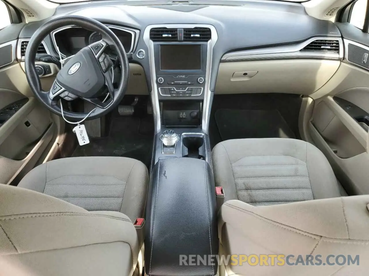 8 fotografías del automóvil dañado 3FA6P0LU5KR187765 FORD FUSION 2019