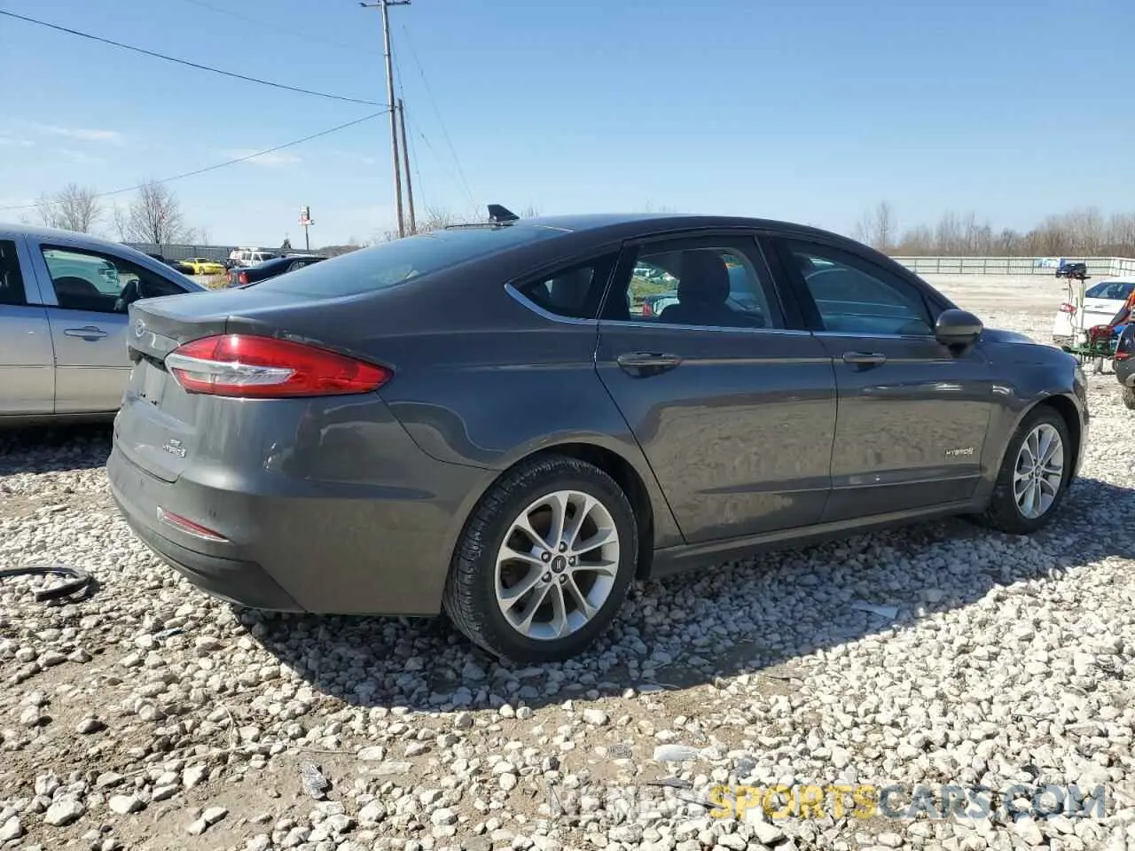 3 fotografías del automóvil dañado 3FA6P0LU5KR197955 FORD FUSION 2019