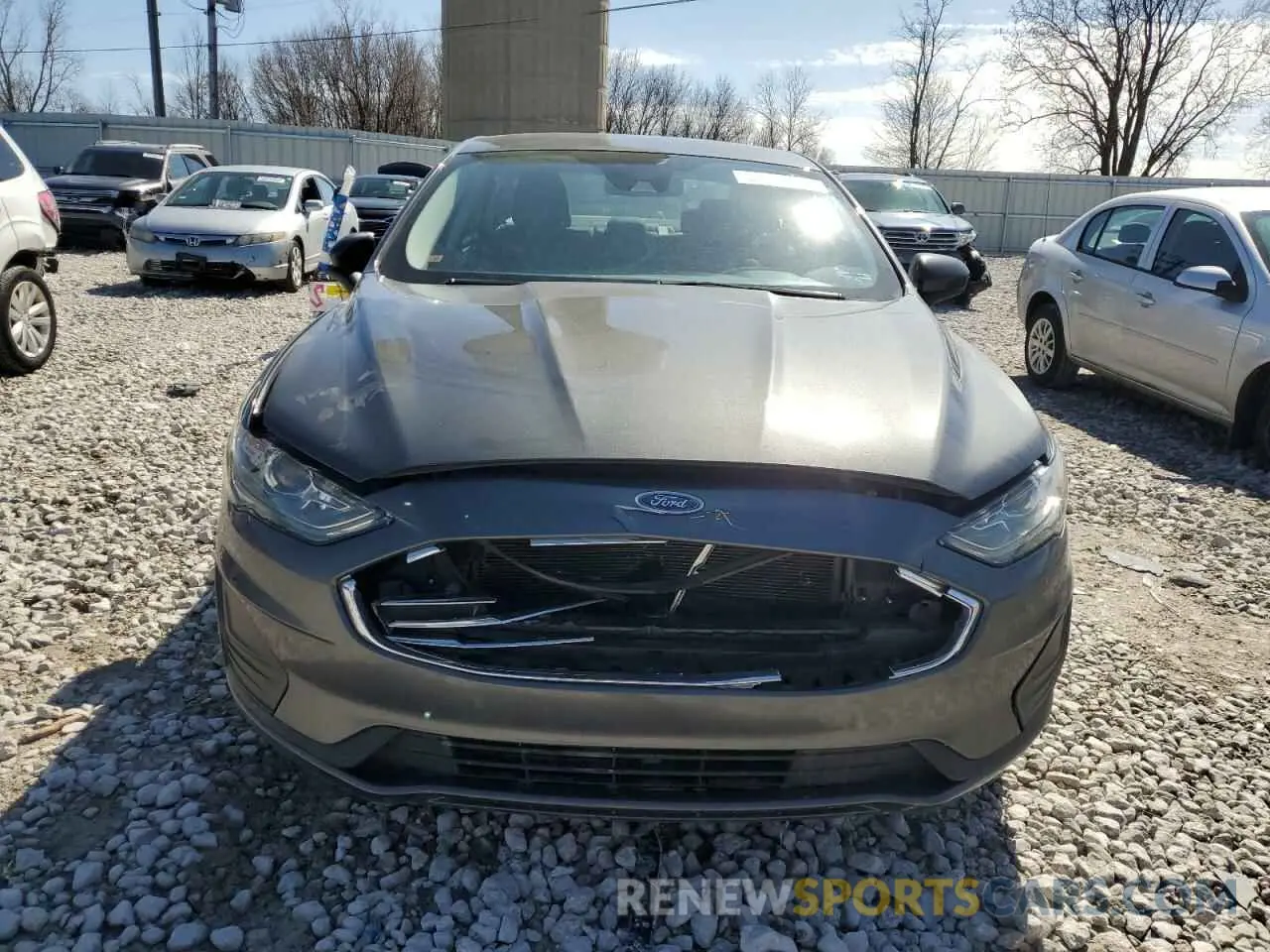 5 fotografías del automóvil dañado 3FA6P0LU5KR197955 FORD FUSION 2019