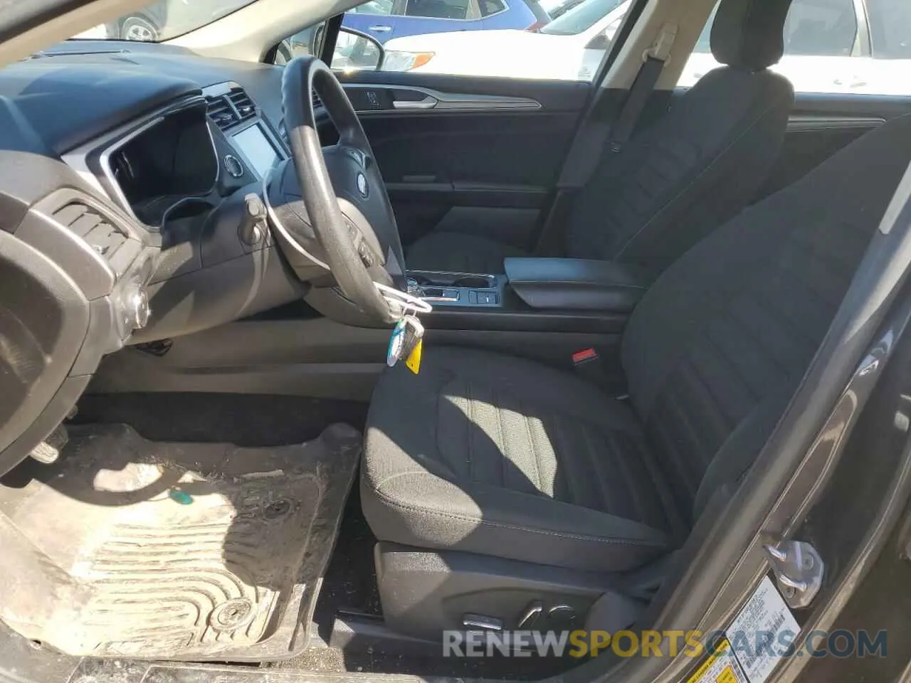 7 fotografías del automóvil dañado 3FA6P0LU5KR197955 FORD FUSION 2019