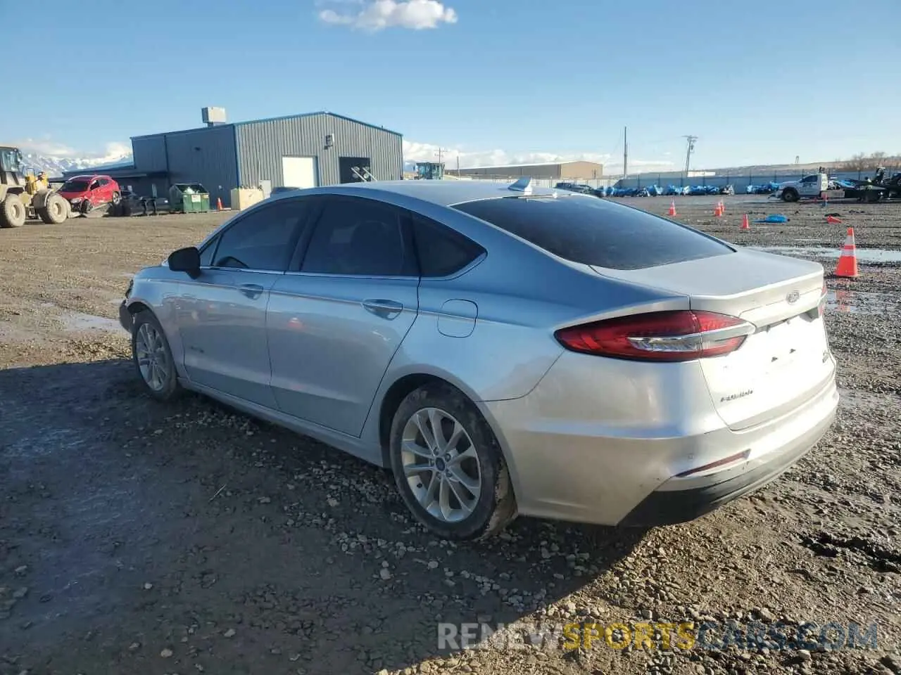 2 fotografías del automóvil dañado 3FA6P0LU5KR205570 FORD FUSION 2019