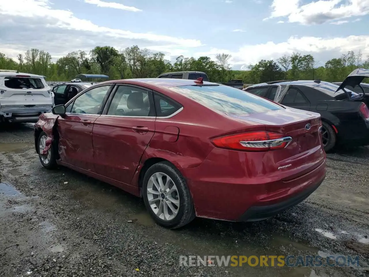 2 fotografías del automóvil dañado 3FA6P0LU5KR240917 FORD FUSION 2019