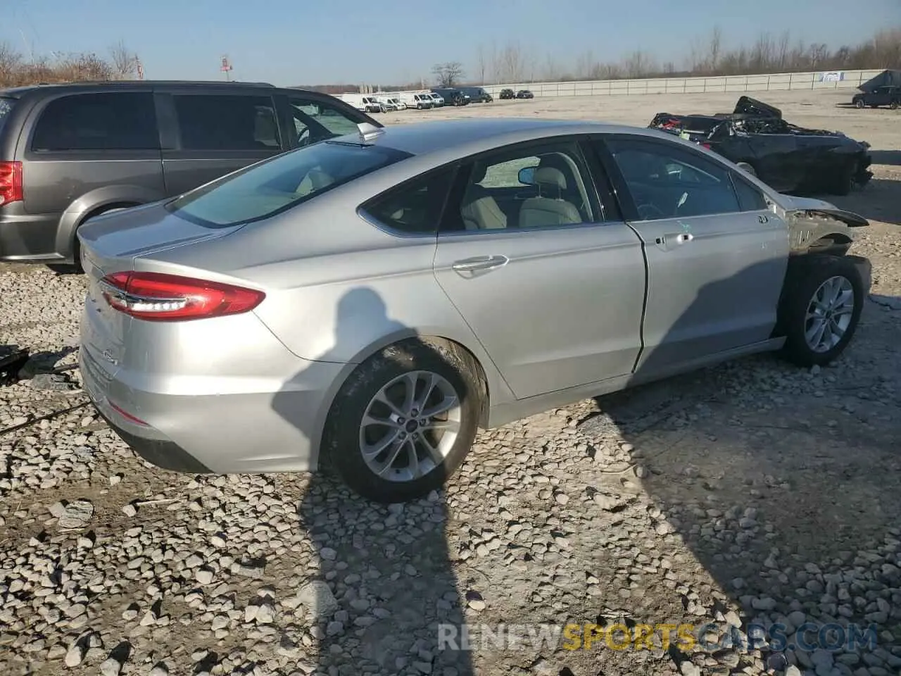 3 fotografías del automóvil dañado 3FA6P0LU5KR262156 FORD FUSION 2019