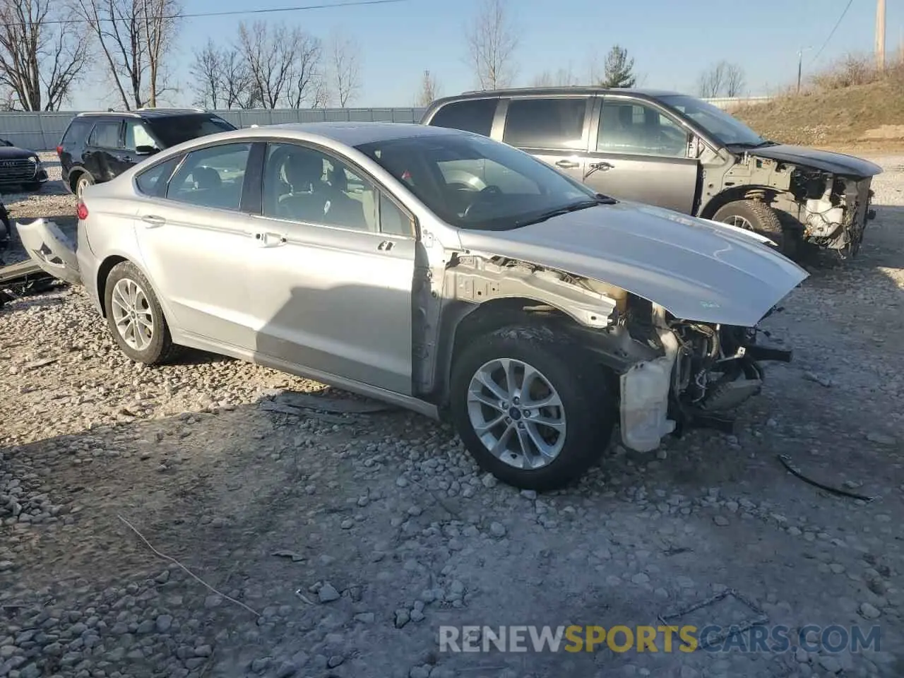 4 fotografías del automóvil dañado 3FA6P0LU5KR262156 FORD FUSION 2019