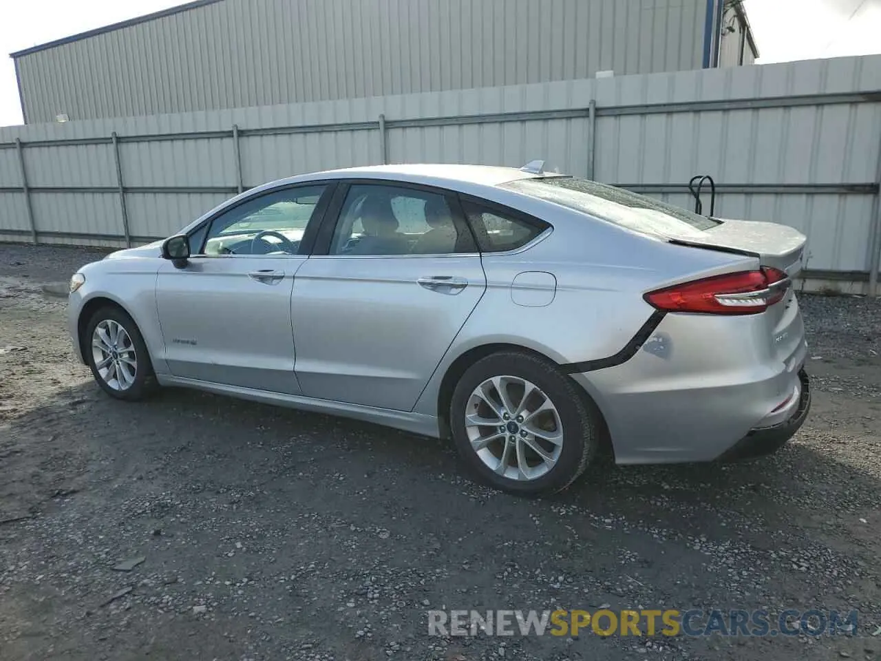 2 fotografías del automóvil dañado 3FA6P0LU6KR226069 FORD FUSION 2019