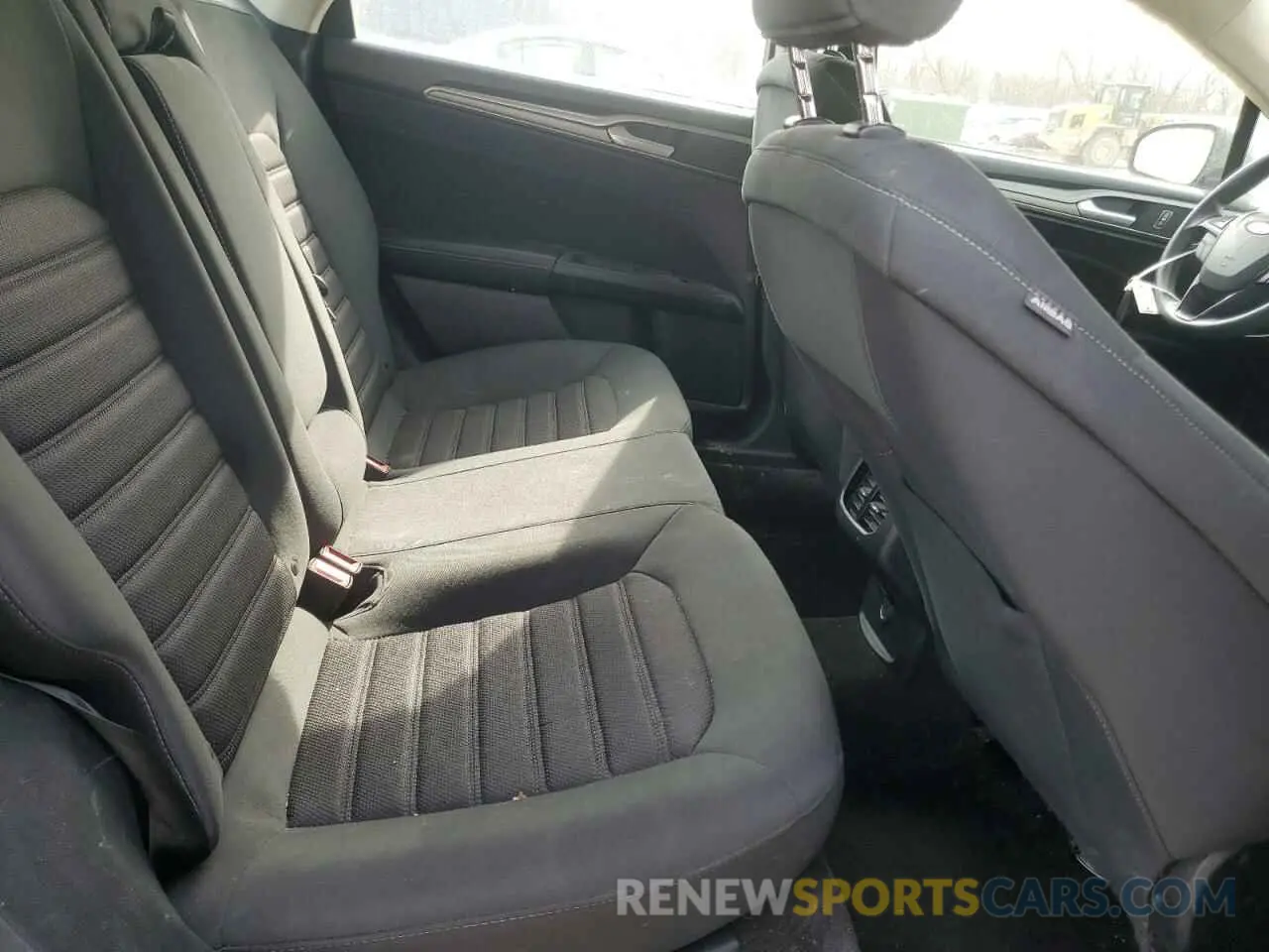 10 fotografías del automóvil dañado 3FA6P0LU6KR255281 FORD FUSION 2019