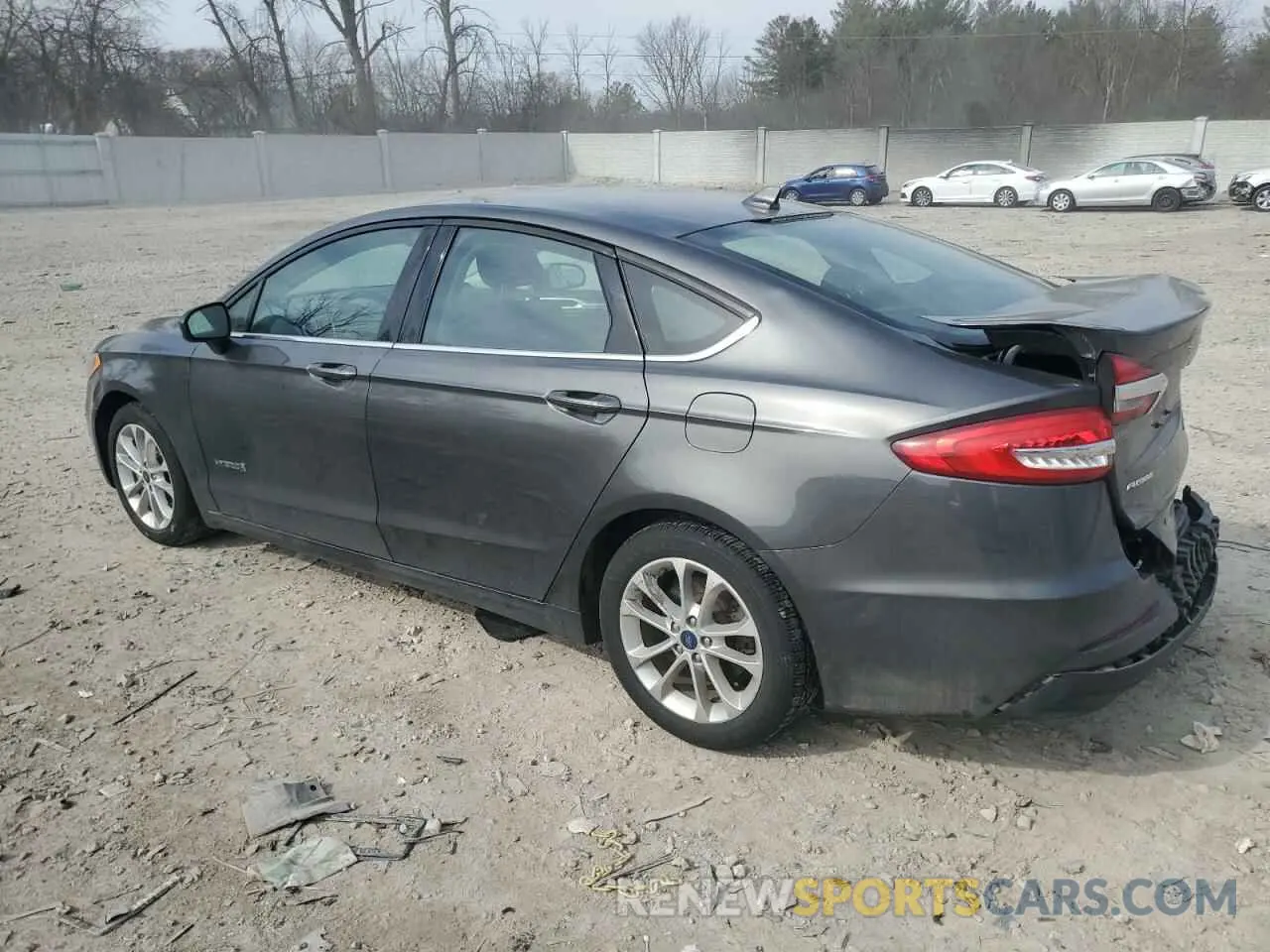 2 fotografías del automóvil dañado 3FA6P0LU6KR255281 FORD FUSION 2019