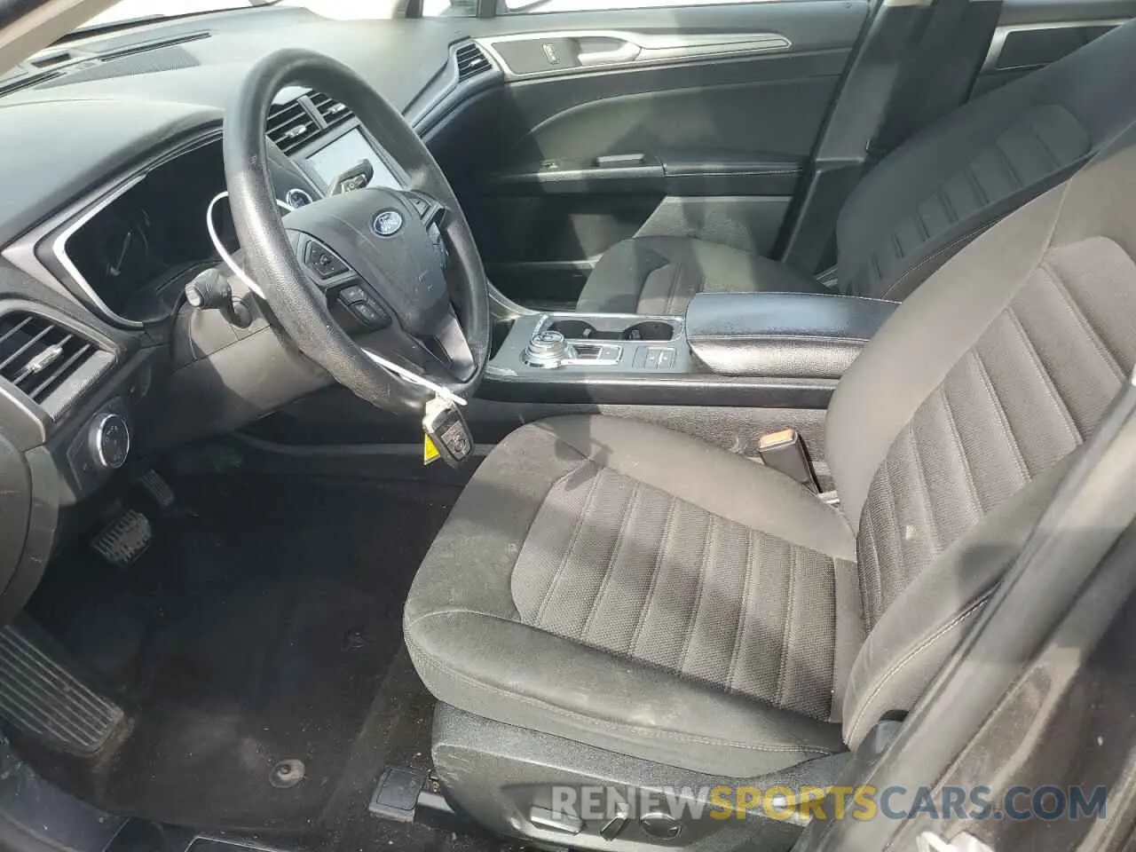 7 fotografías del automóvil dañado 3FA6P0LU6KR255281 FORD FUSION 2019