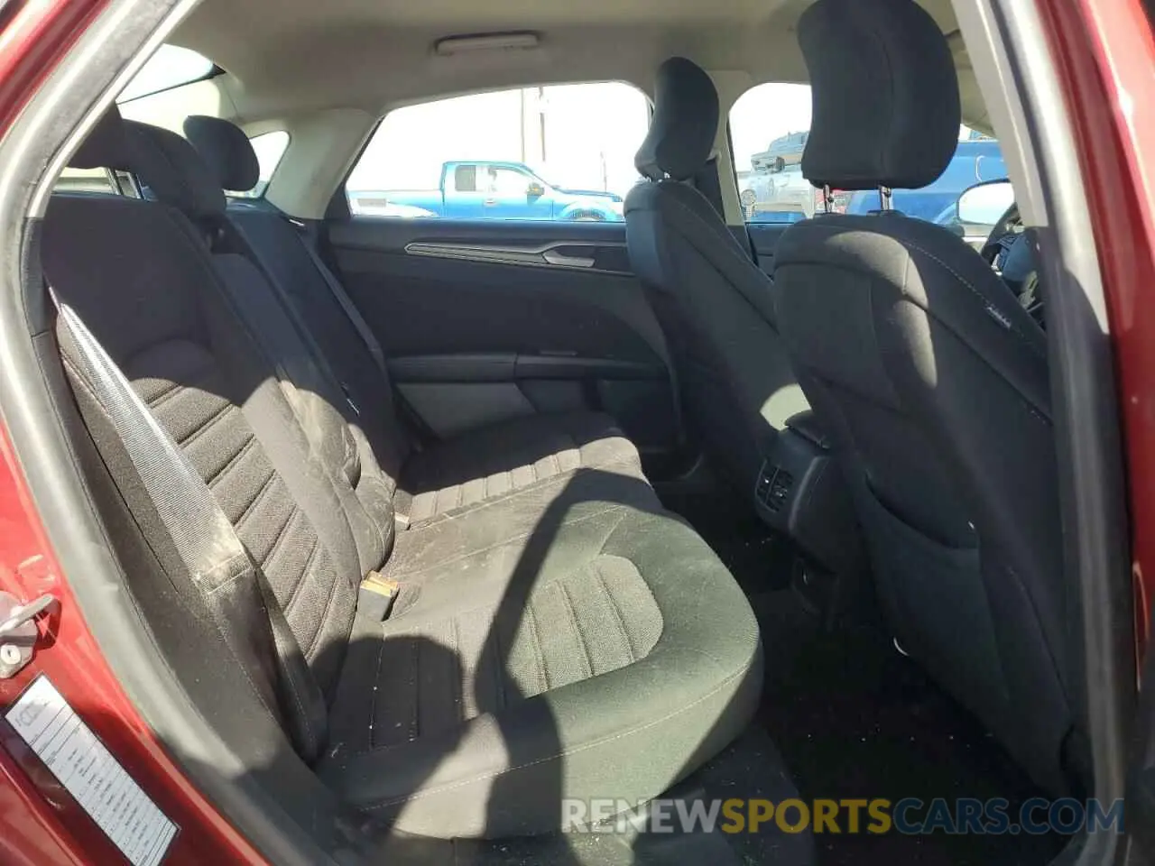 10 fotografías del automóvil dañado 3FA6P0LU6KR263901 FORD FUSION 2019