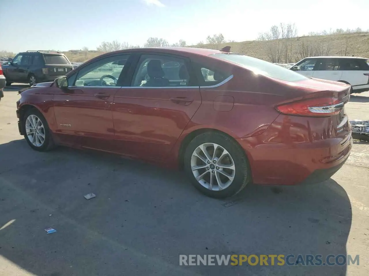 2 fotografías del automóvil dañado 3FA6P0LU6KR263901 FORD FUSION 2019