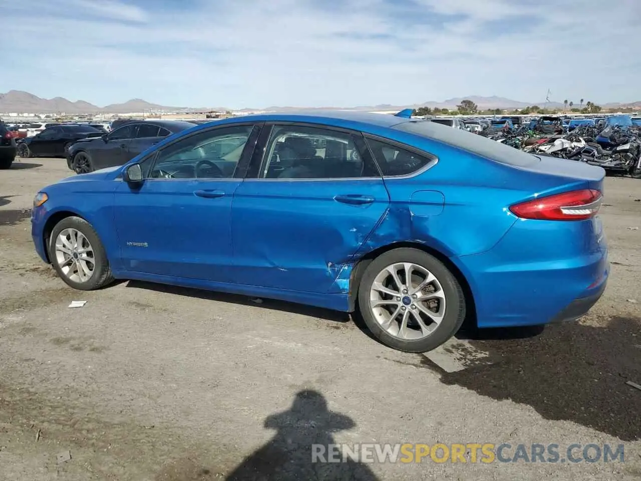 2 fotografías del automóvil dañado 3FA6P0LU7KR277239 FORD FUSION 2019