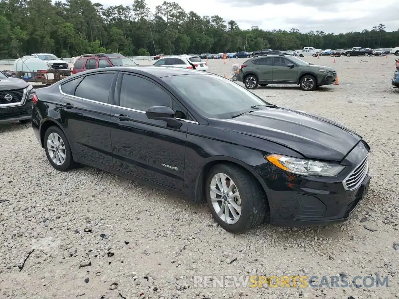 4 fotografías del automóvil dañado 3FA6P0LU8KR109528 FORD FUSION 2019