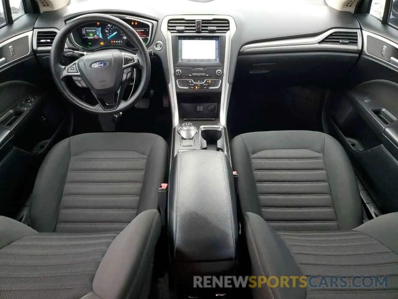 8 fotografías del automóvil dañado 3FA6P0LU8KR109528 FORD FUSION 2019