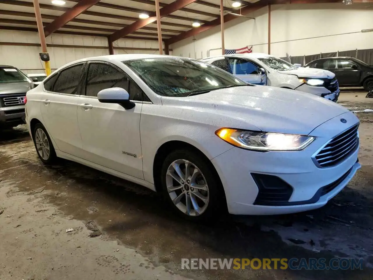 4 fotografías del automóvil dañado 3FA6P0LU8KR147521 FORD FUSION 2019