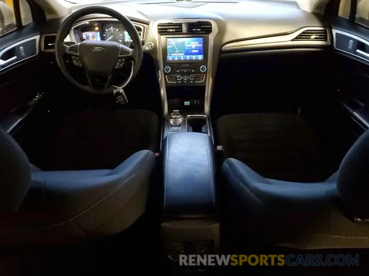8 fotografías del automóvil dañado 3FA6P0LU8KR147521 FORD FUSION 2019