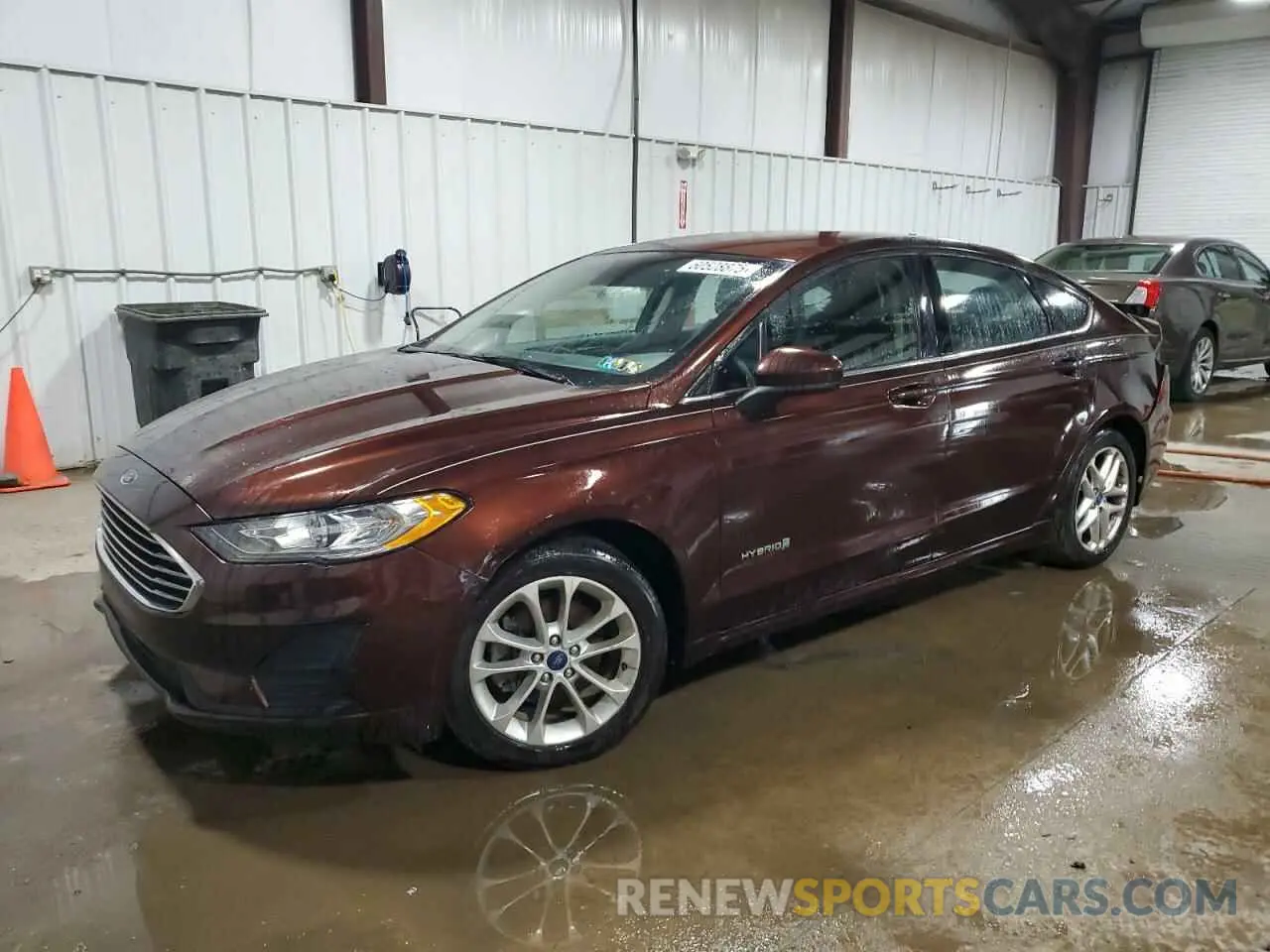 1 fotografías del automóvil dañado 3FA6P0LU8KR195634 FORD FUSION 2019