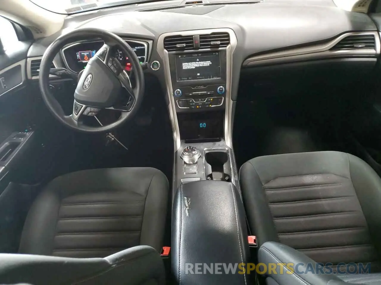 8 fotografías del automóvil dañado 3FA6P0LU8KR195634 FORD FUSION 2019