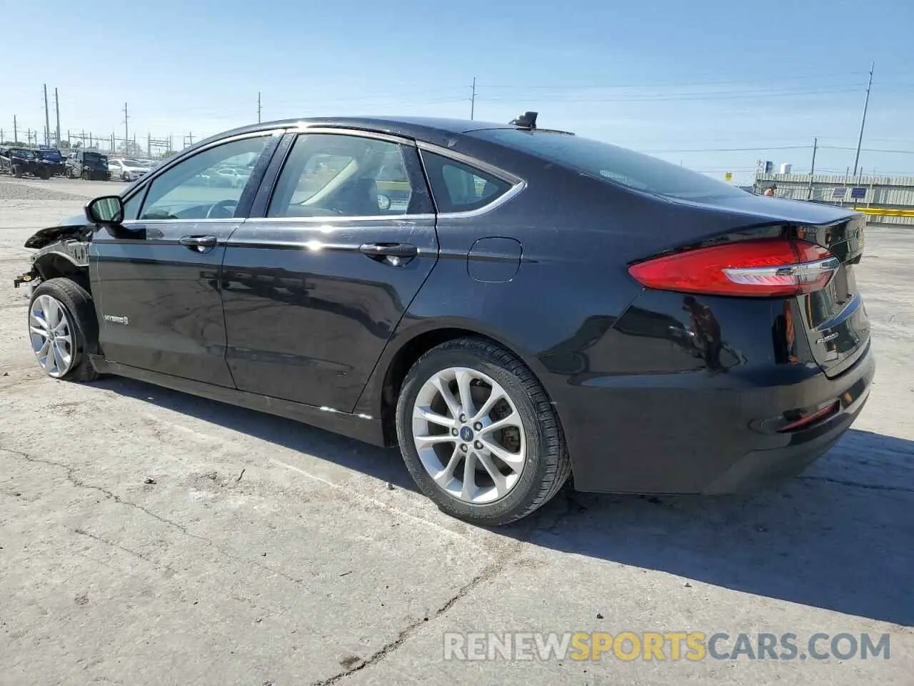 2 fotografías del automóvil dañado 3FA6P0LU8KR238482 FORD FUSION 2019