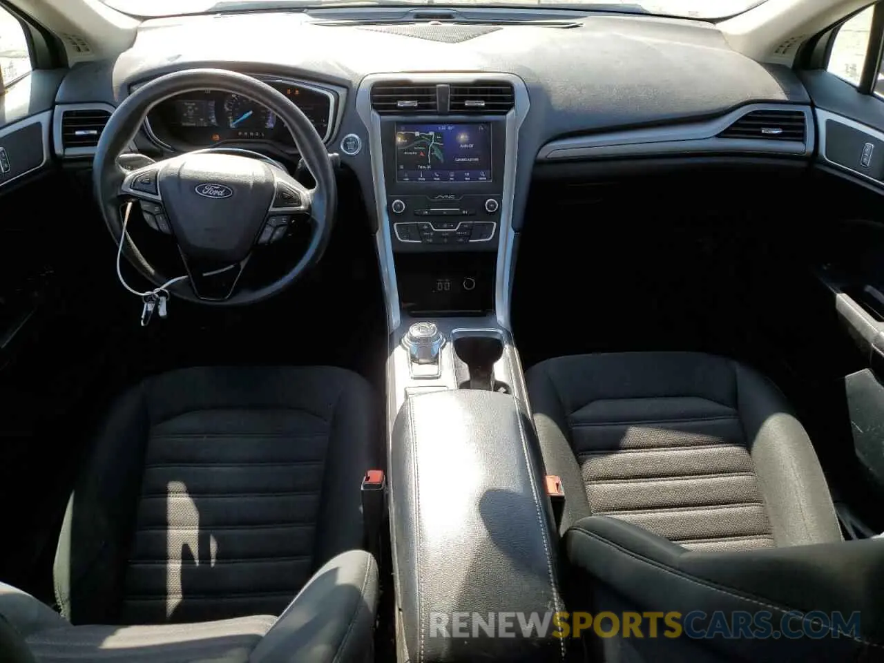 8 fotografías del automóvil dañado 3FA6P0LU8KR238482 FORD FUSION 2019