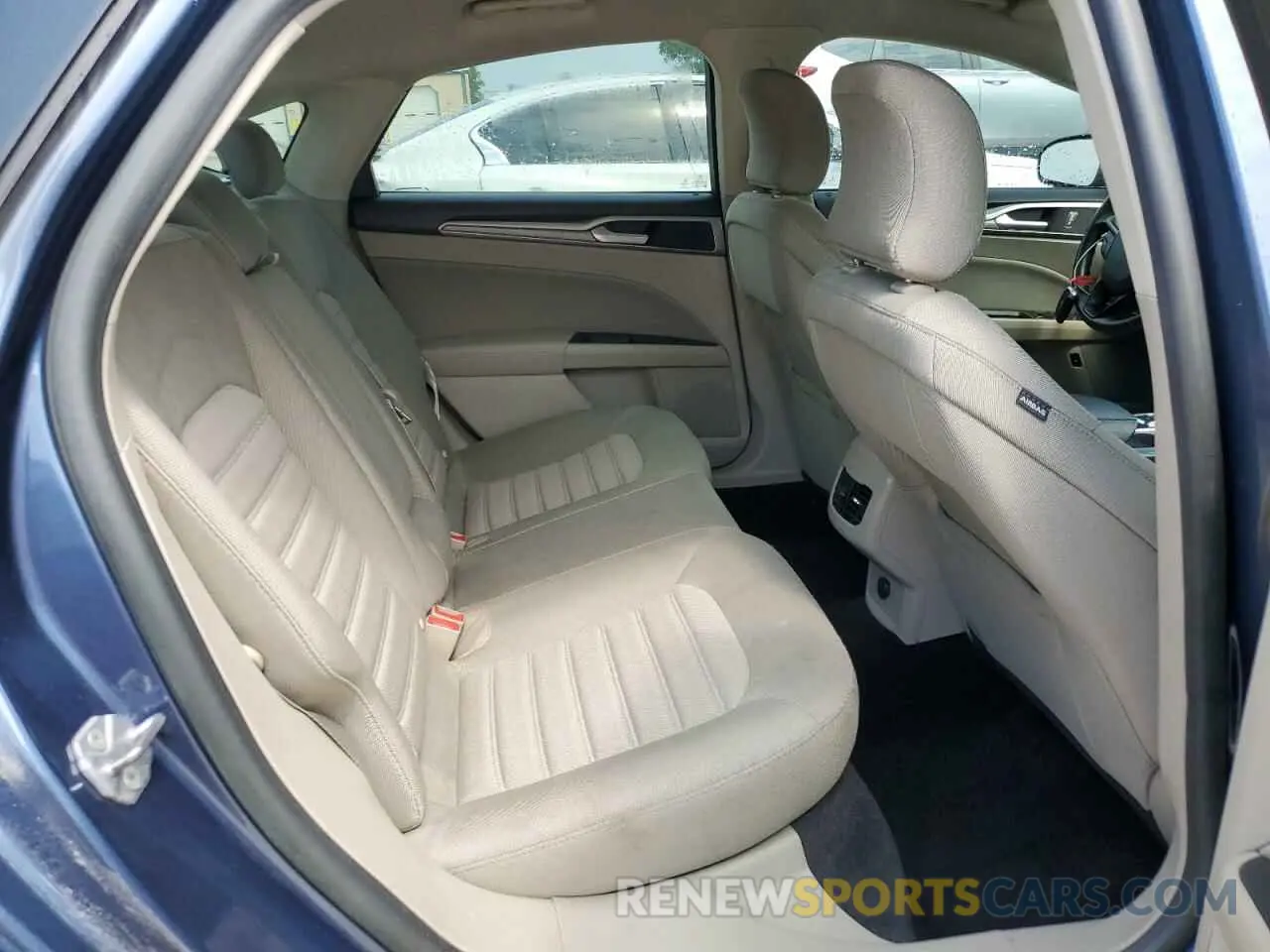 10 fotografías del automóvil dañado 3FA6P0LU9KR107657 FORD FUSION 2019