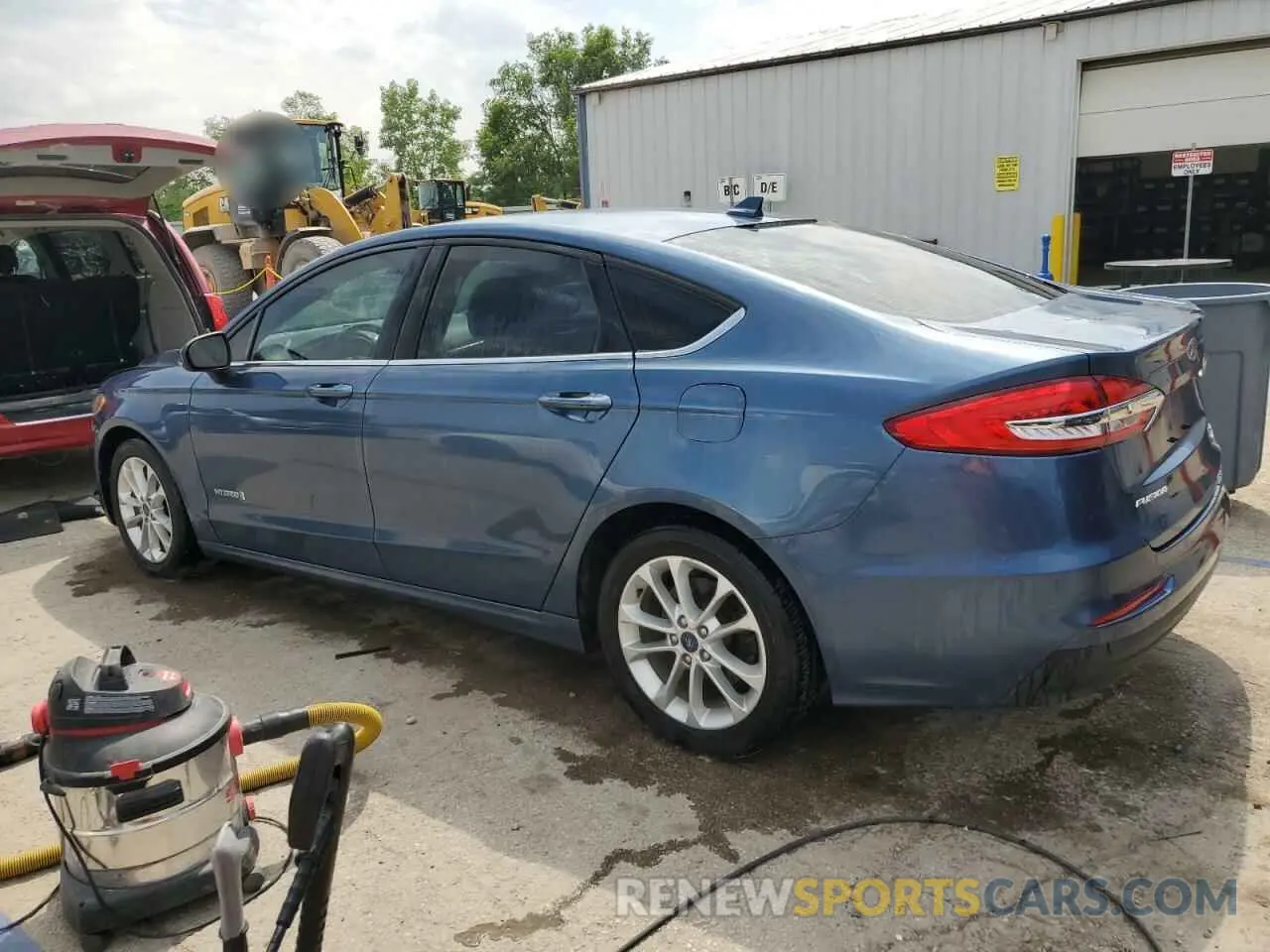 2 fotografías del automóvil dañado 3FA6P0LU9KR107657 FORD FUSION 2019