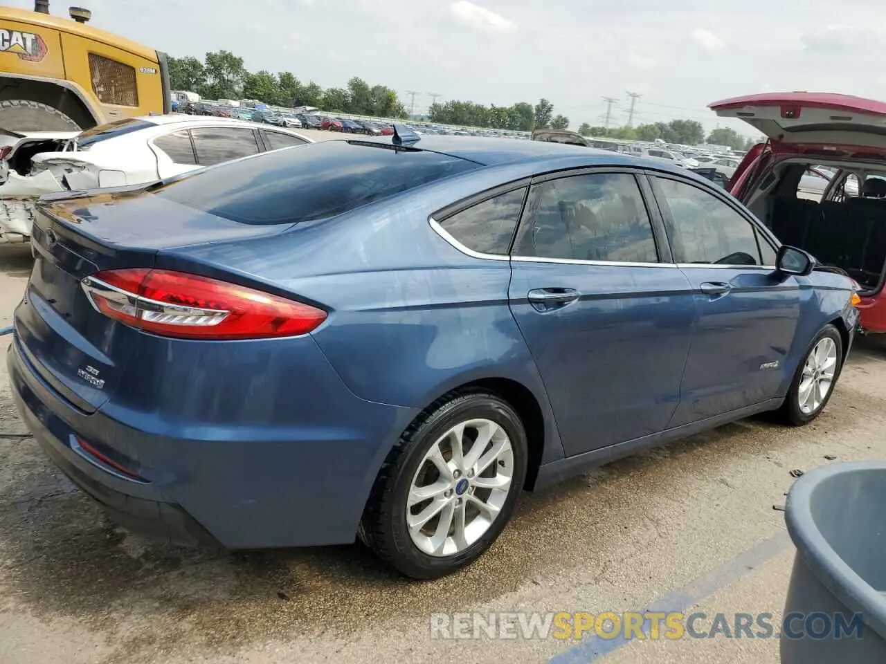 3 fotografías del automóvil dañado 3FA6P0LU9KR107657 FORD FUSION 2019