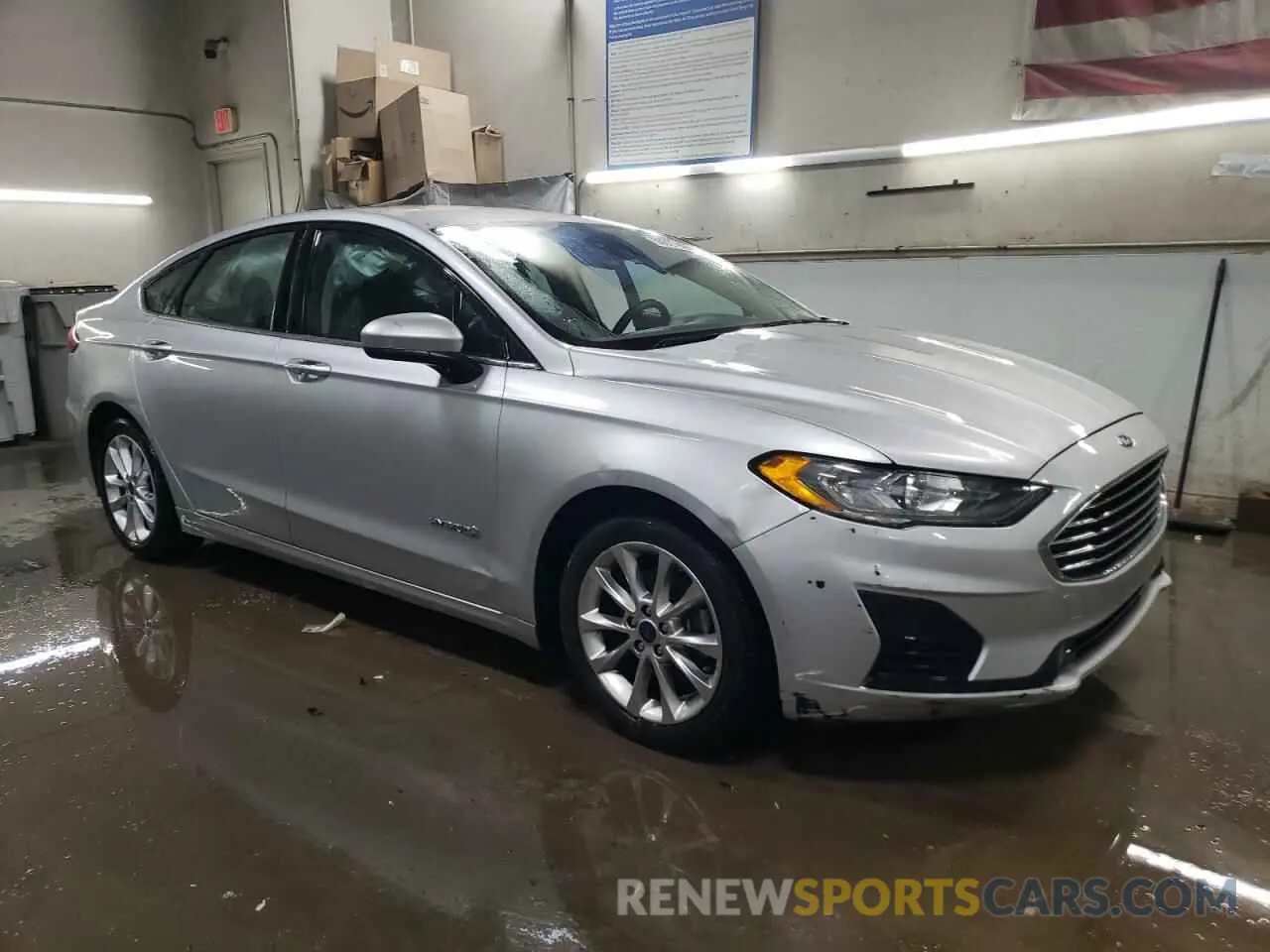 4 fotografías del automóvil dañado 3FA6P0LU9KR143882 FORD FUSION 2019