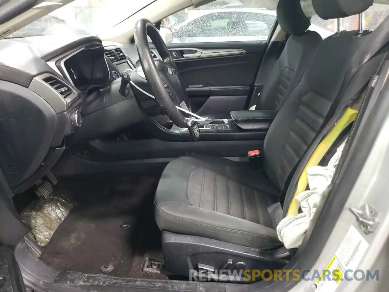 7 fotografías del automóvil dañado 3FA6P0LU9KR143882 FORD FUSION 2019
