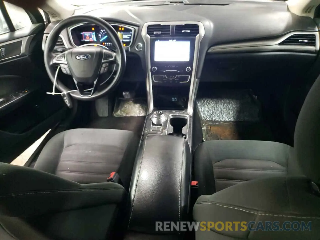 8 fotografías del automóvil dañado 3FA6P0LU9KR143882 FORD FUSION 2019