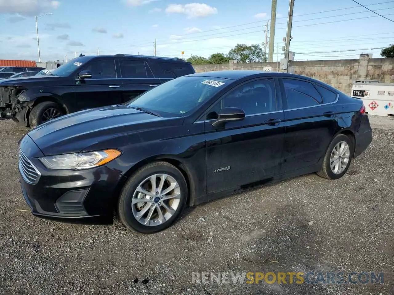 1 fotografías del automóvil dañado 3FA6P0LU9KR193763 FORD FUSION 2019